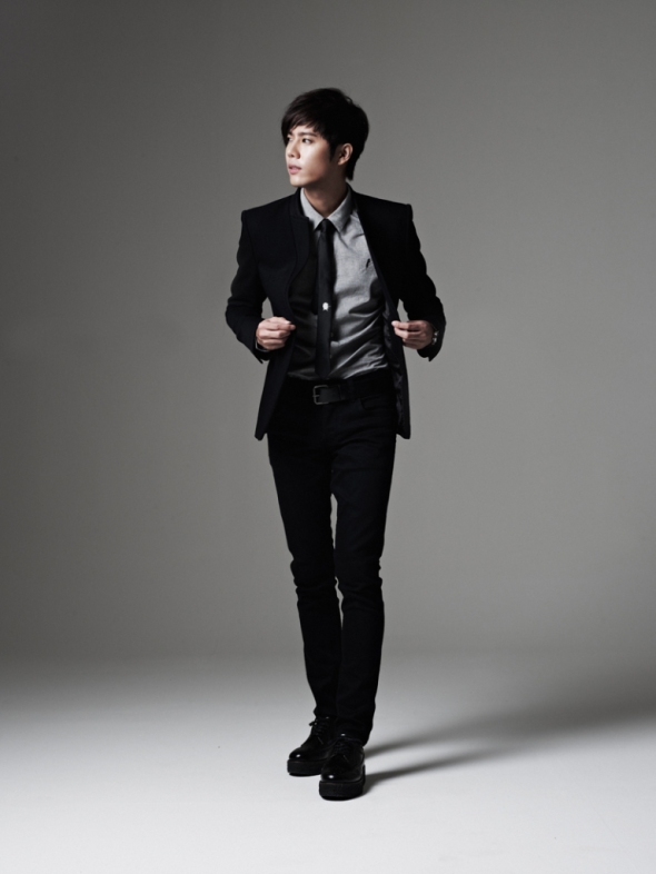 [صور] ألبوم كيم كيو جونغ ‘TURN ME ON’ 1022