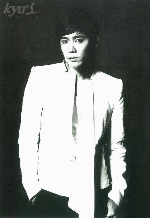 [صور] ألبوم كيم كيو جونغ ‘TURN ME ON’ 1102