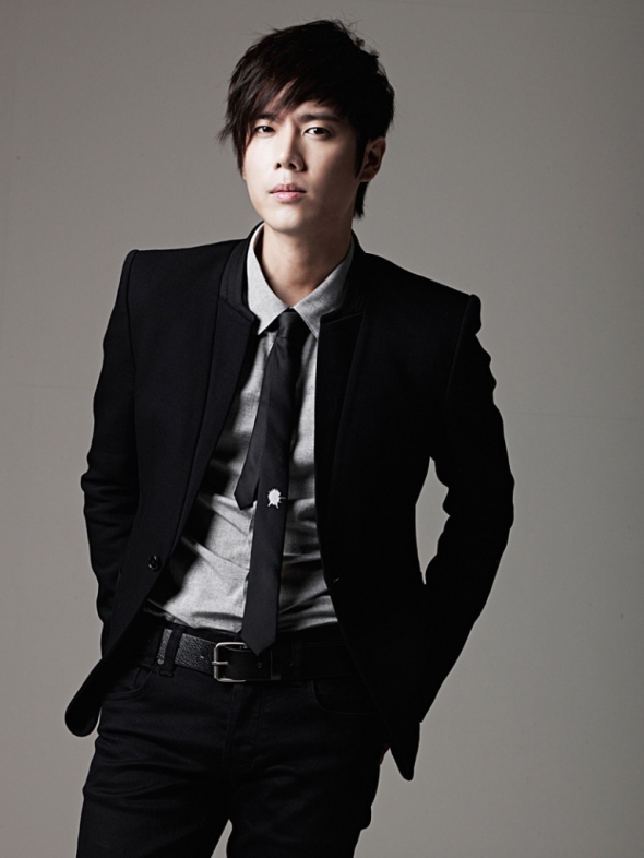 [صور] ألبوم كيم كيو جونغ ‘TURN ME ON’ 821